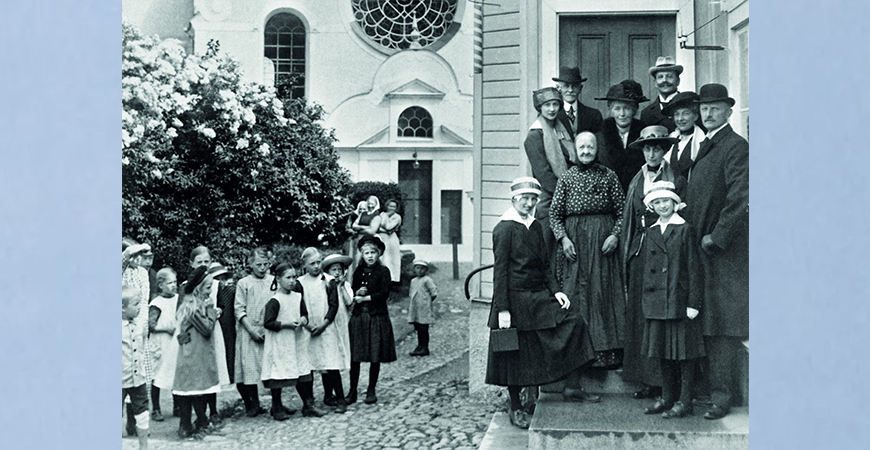 Amalia Eriksson i prickig blus. Grenna Museum – Historisk Bildbyrå.