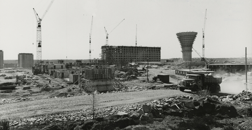 Pågående bygge av nya bostadsområdet Henriksdalsringen.