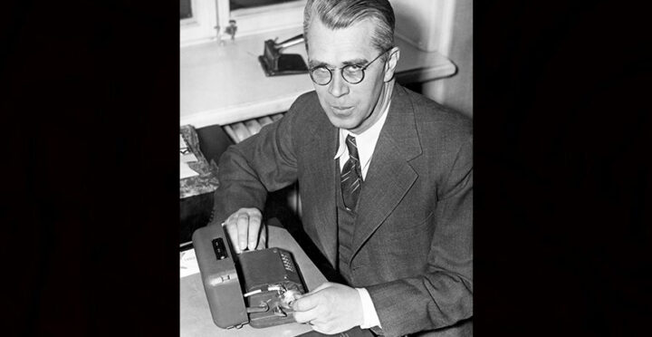 sdl1B09QvUDIxQ_NormalPreview_Boris Hagelin 17×24 cm i original