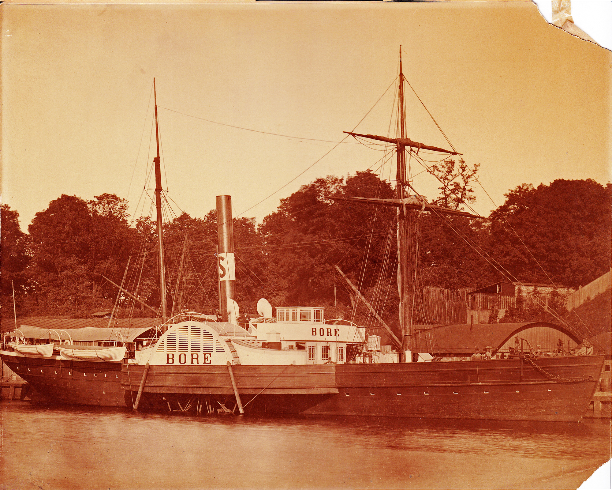 Hjulångaren Bore.