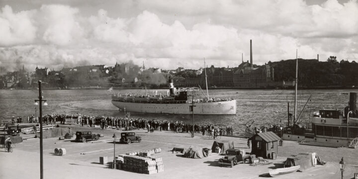 Fartyget Örnen vid Norrmälarstrand.