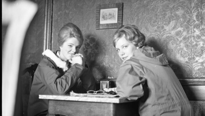Fikagäster på Ofvandahls konditori i Uppsala 1961.